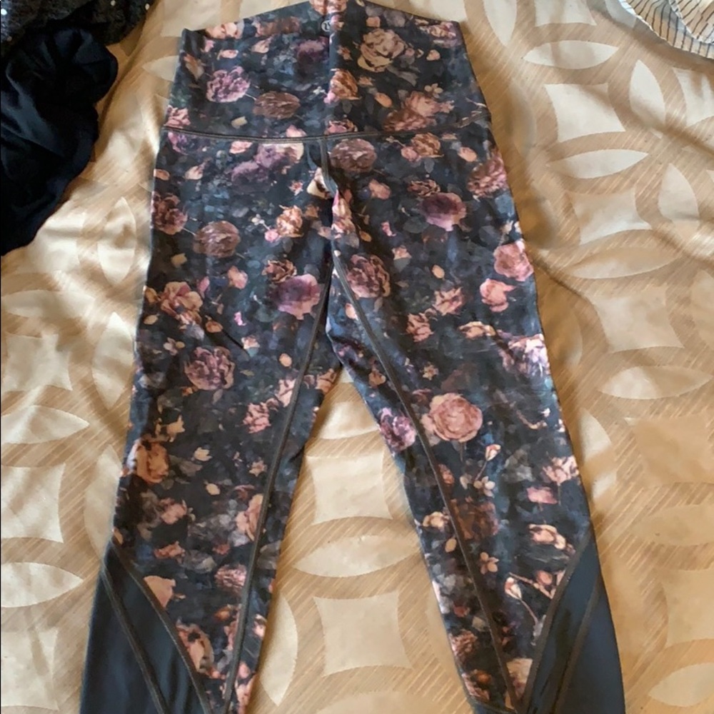 Lululemon crop floral print workout leggings